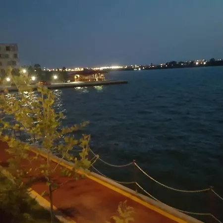 Solid 387 E6 Apartment Mamaia